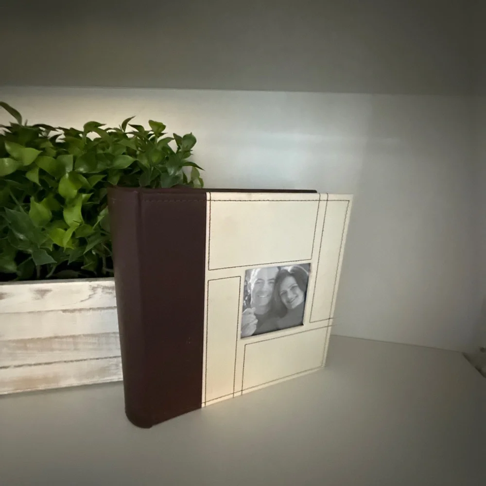 Photo Album 4” x 6”for 160 Photos Pictures Faux Leather Cover Cream & Brown